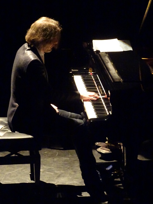 RECITAL 19